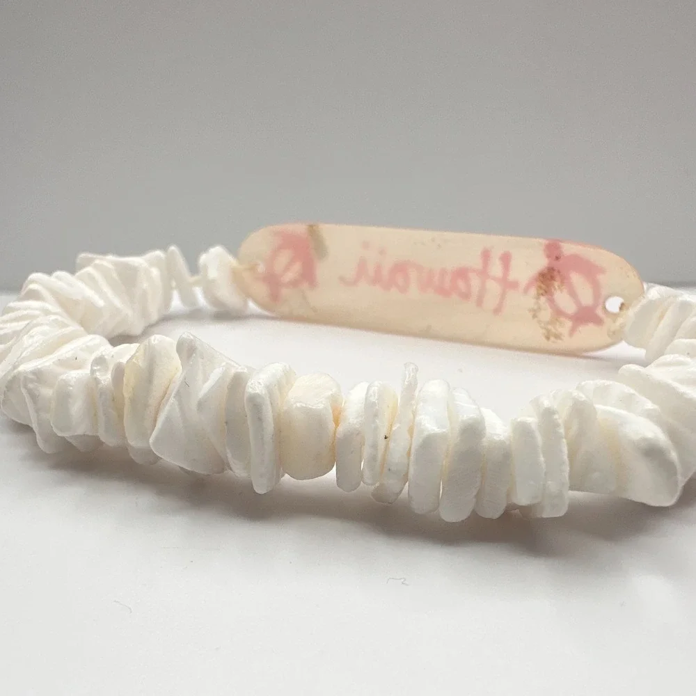 Vintage 90s‎ Hawaii Shell Heishe Bead Stretch Bracelet White Red Sea Turtle Honu